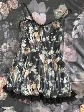 Widow Angel Print Lace-Trim Slip Dress in Black and Cream